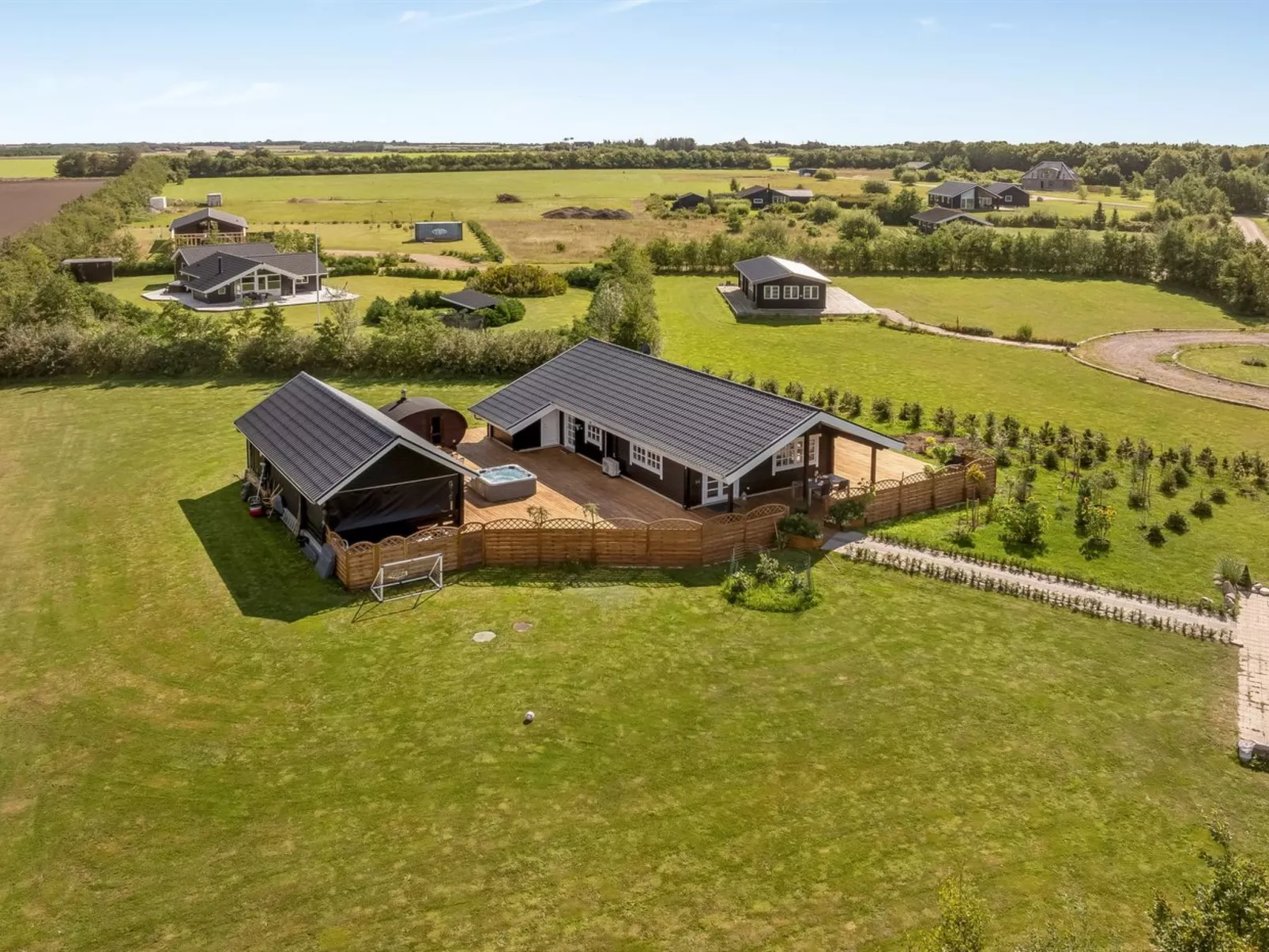 "Gizella" - 500m to the fjord-Outside