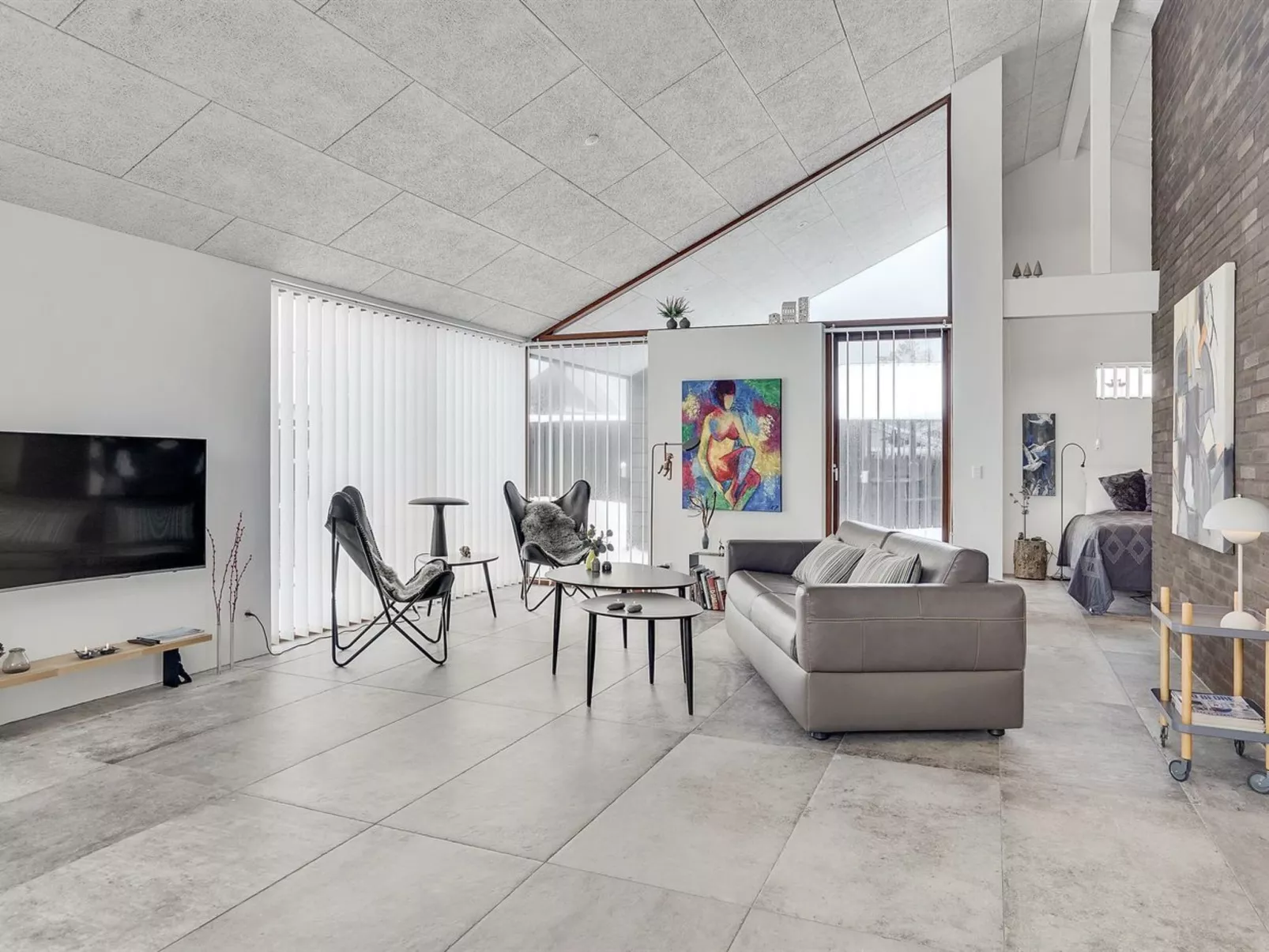 "Aaran" - 700m from the sea-Inside