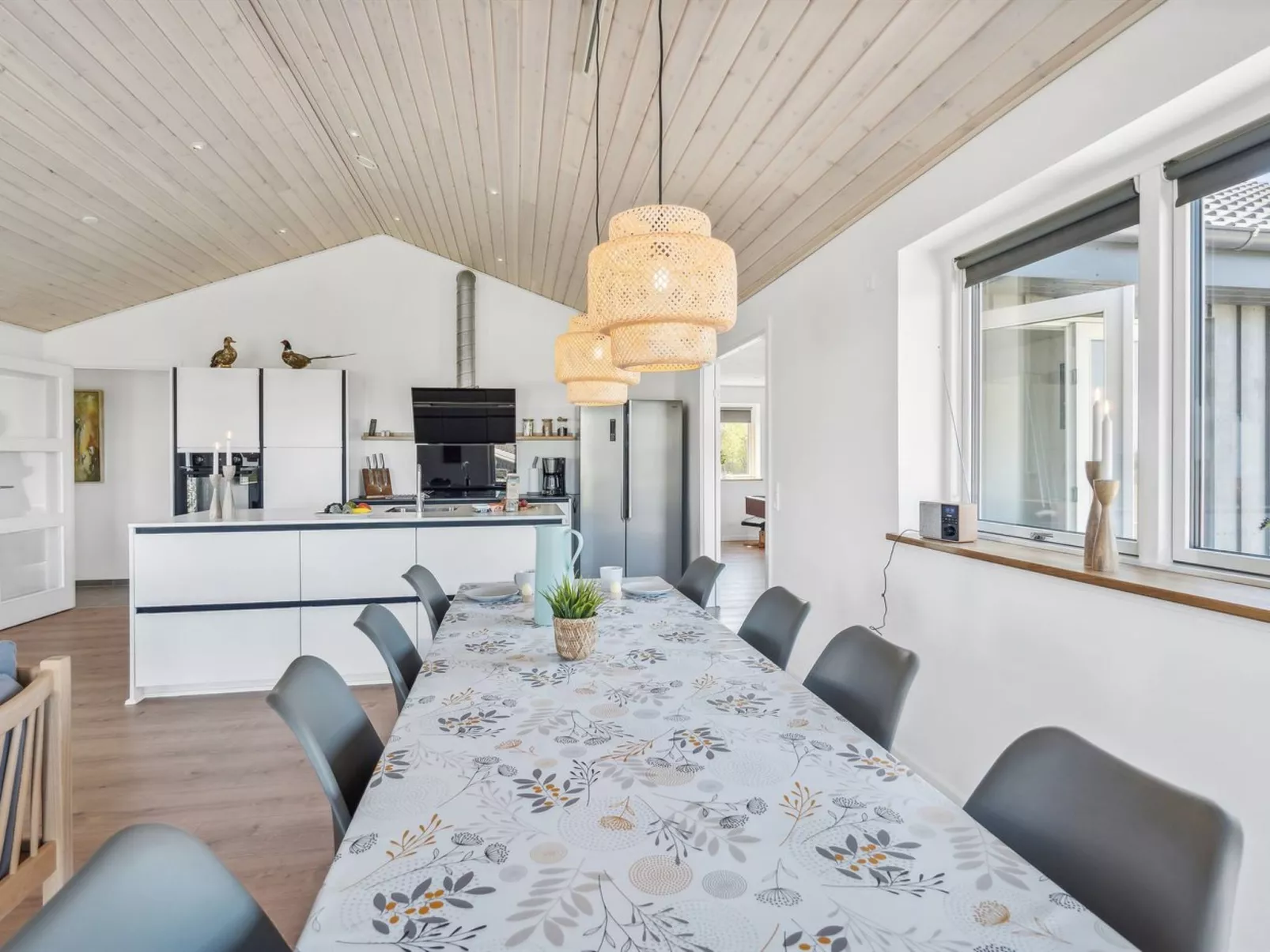 "Ika" - 450m from the sea-Inside