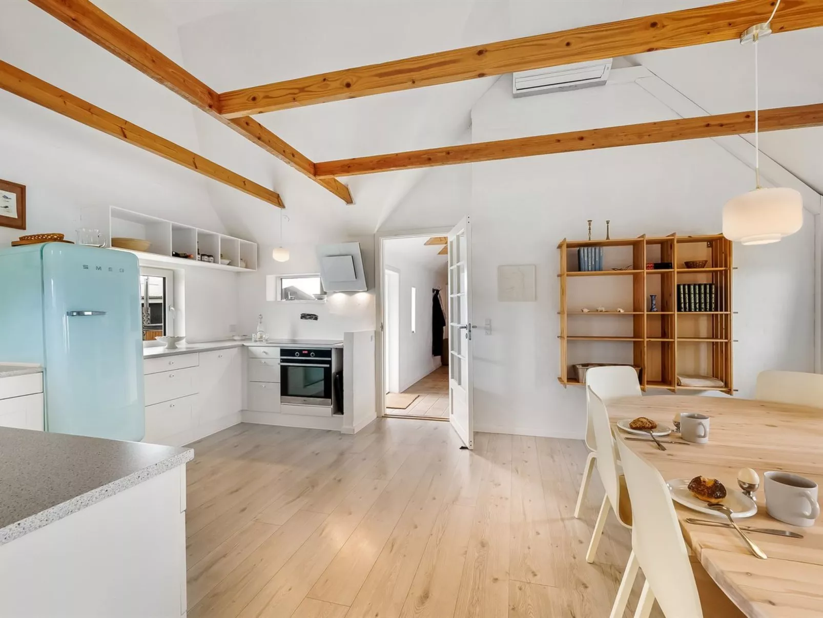 "Hermine" -  from the sea-Inside