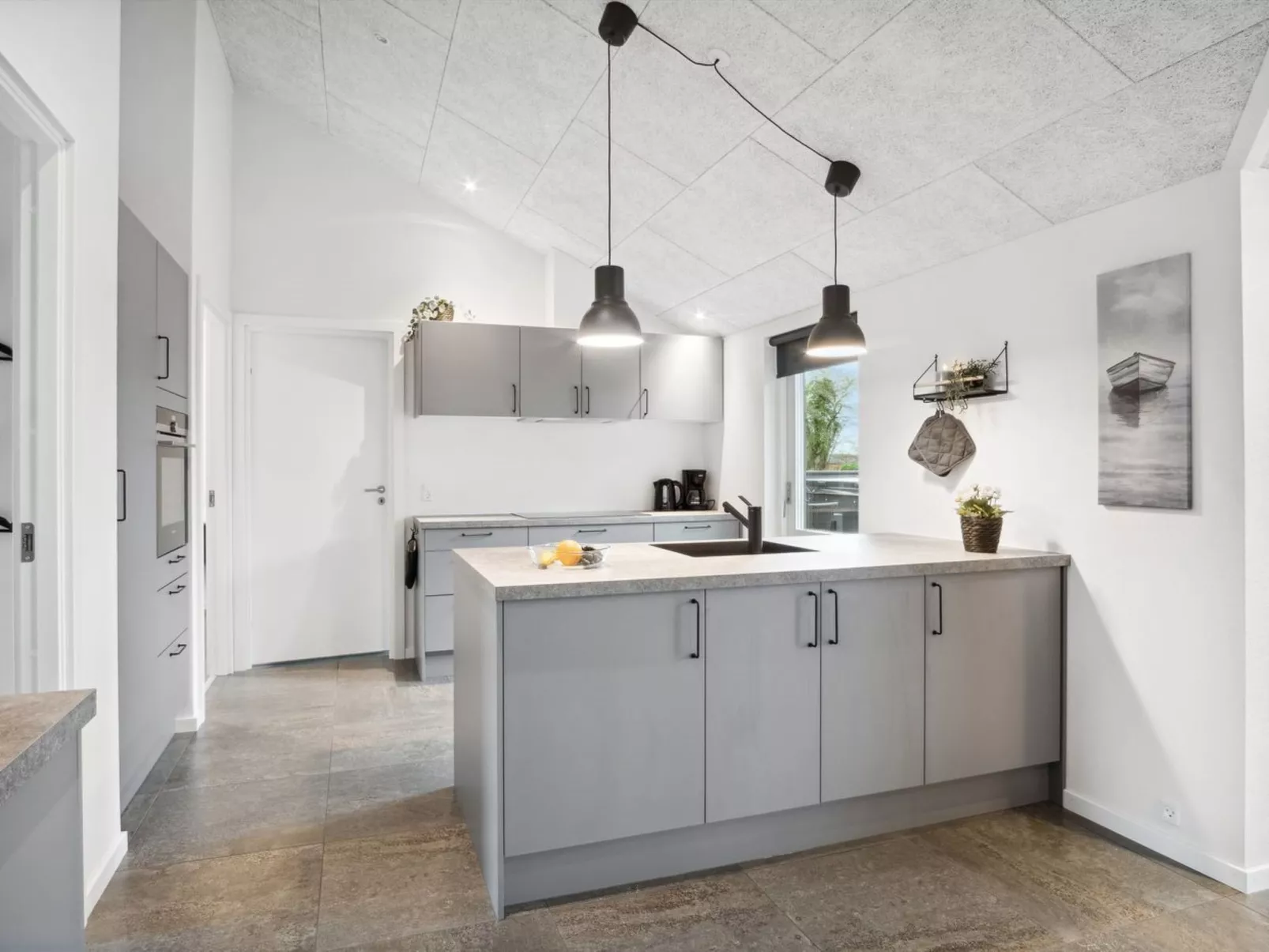 "Clare" - 100m from the sea-Inside