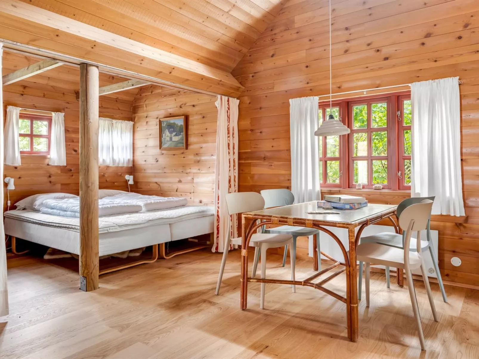 "Henke" - 100m from the sea-Dedans