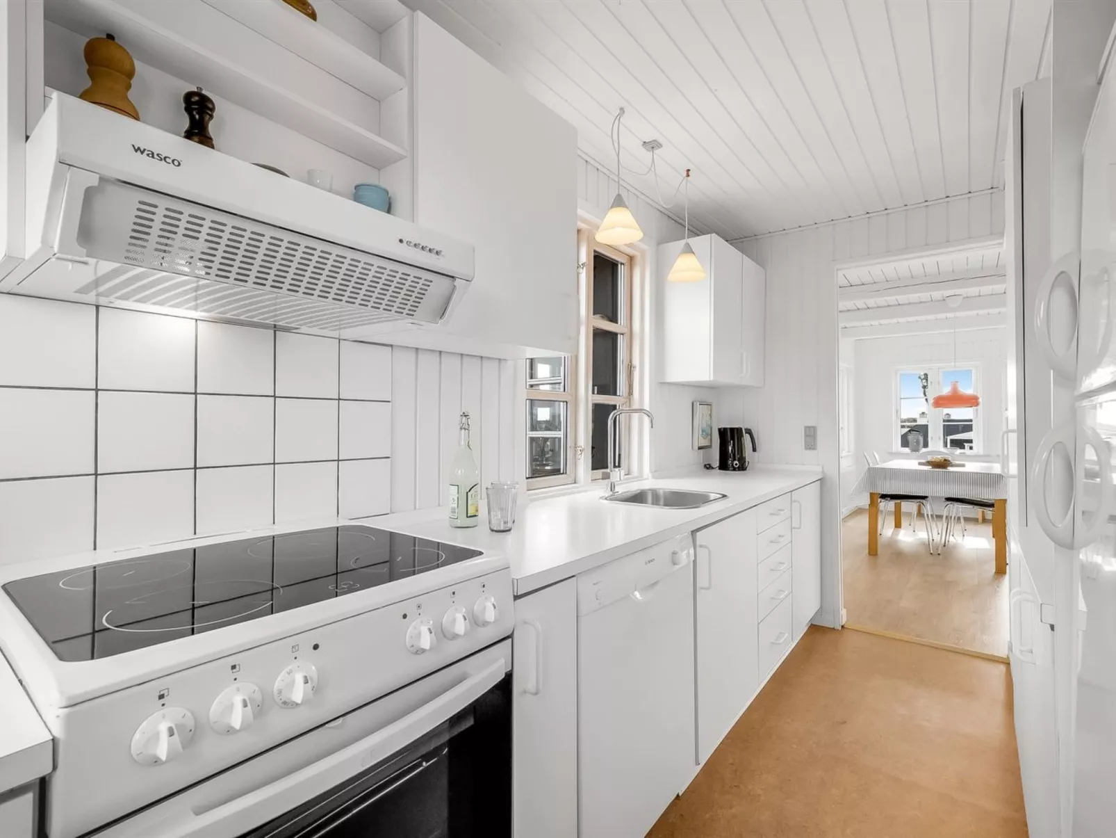 "Venla" -  from the sea-Drinnen