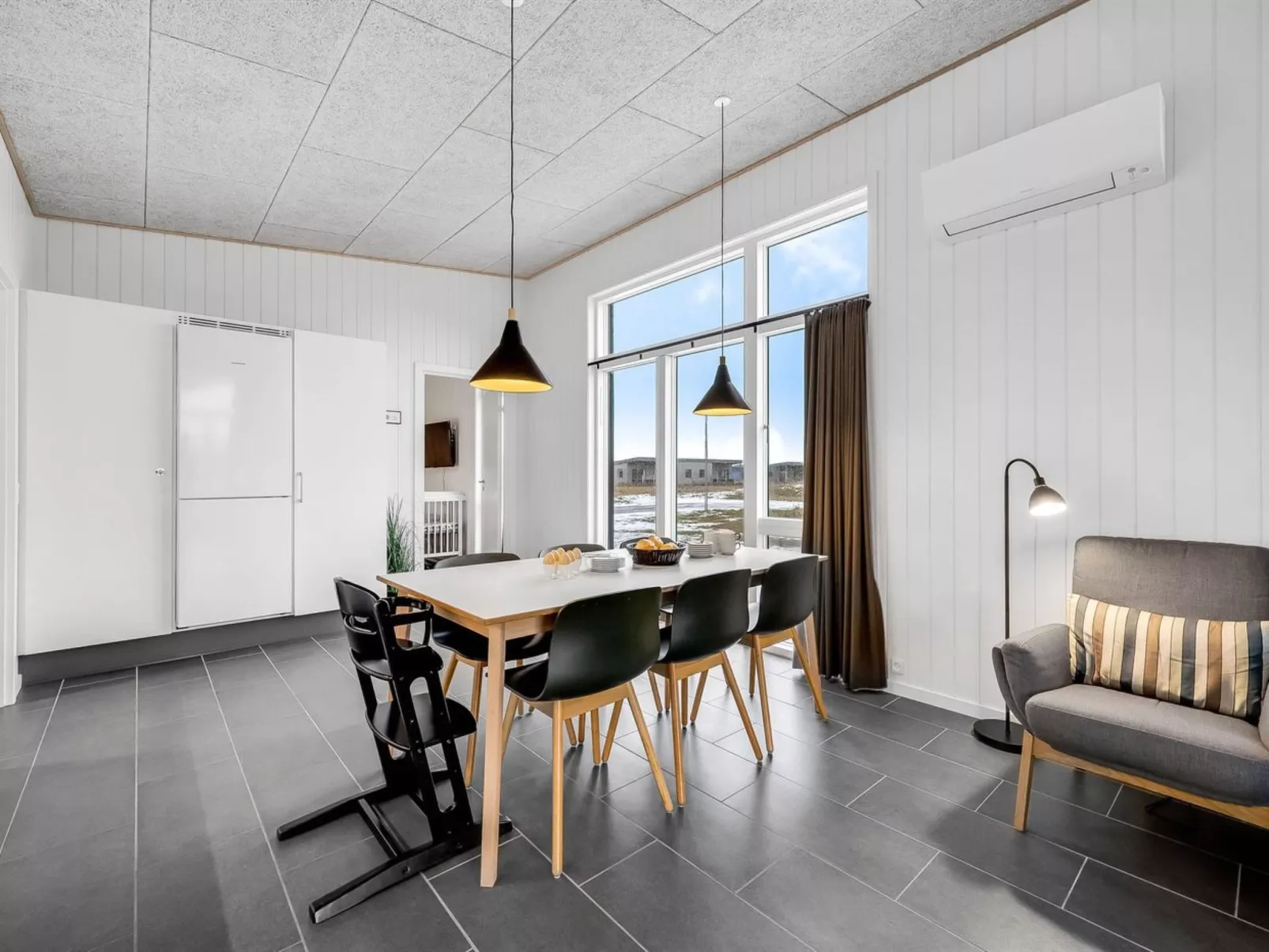 "Winder" - 500m from the sea-Inside