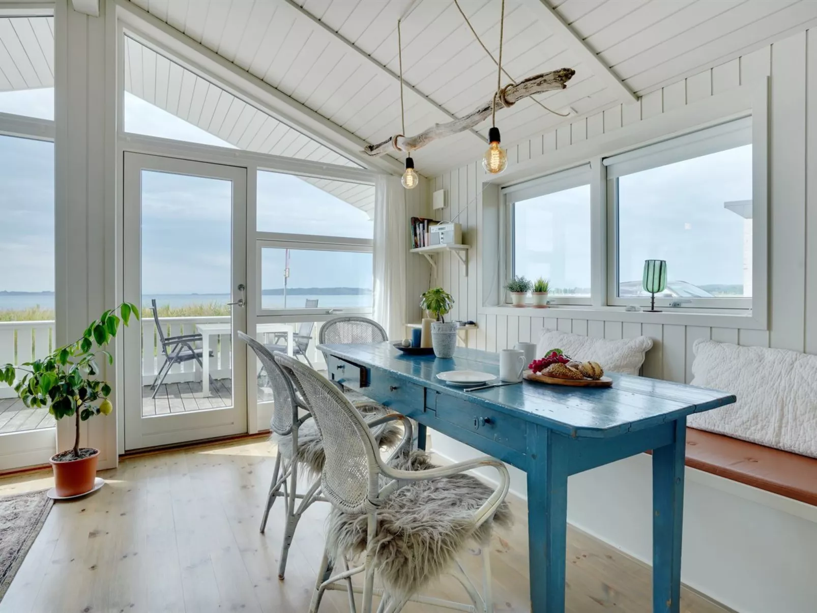 "Liutulf" - 40m from the sea-Inside