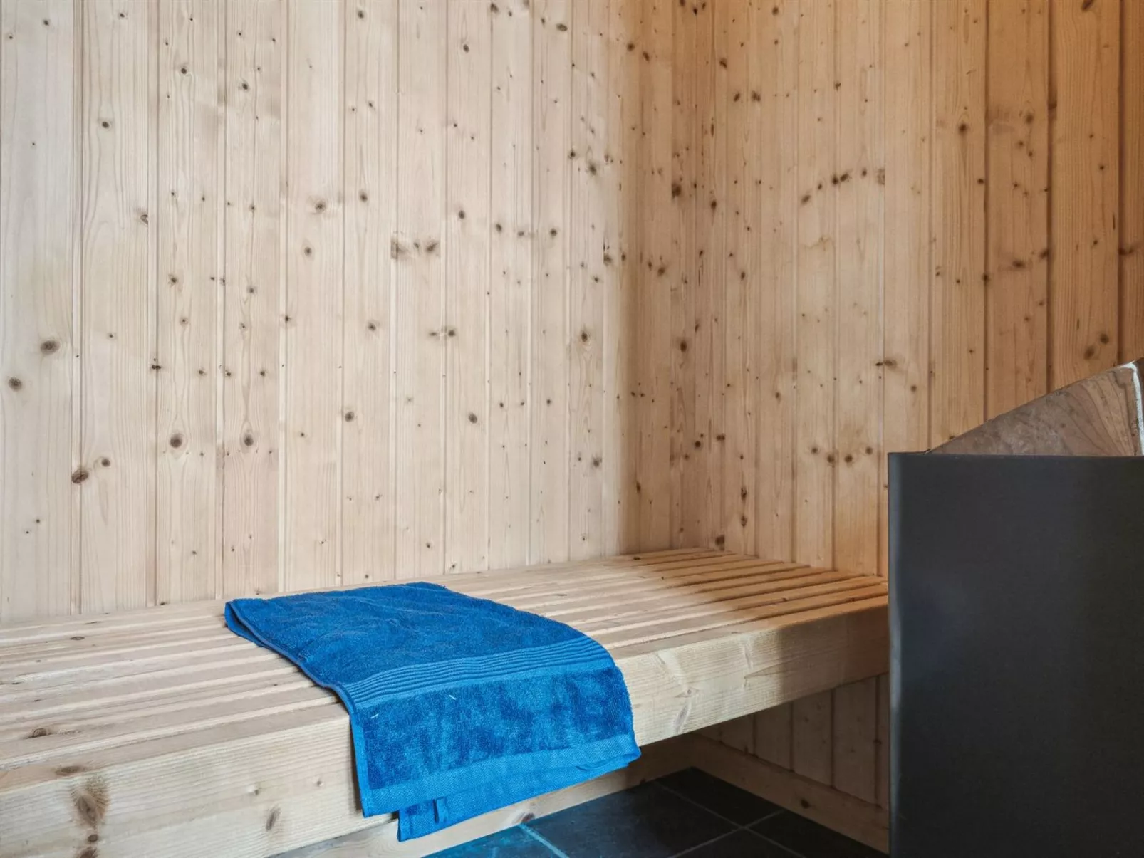 "Birtir" - 200m from the sea-Inside