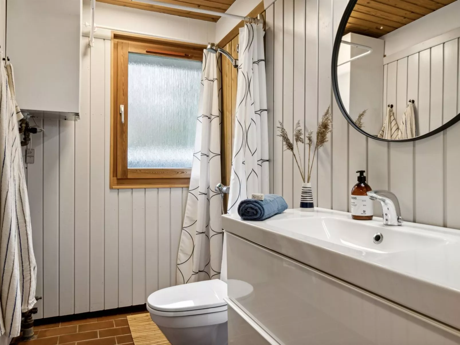 "Sofja" - 175m to the fjord-Inside