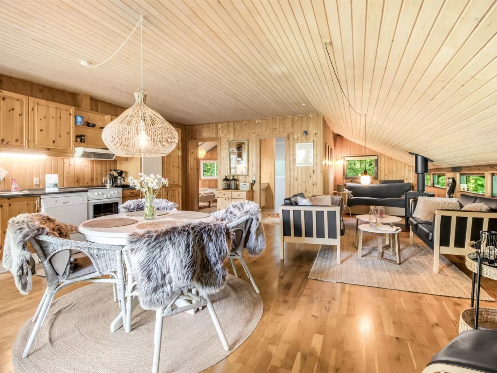 "Amela" - 30km from the sea-Drinnen