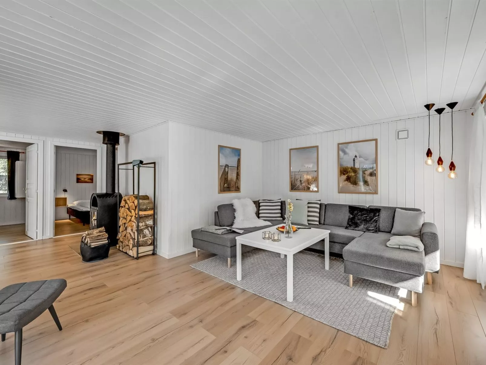 "Allen" - 1km from the sea-Inside