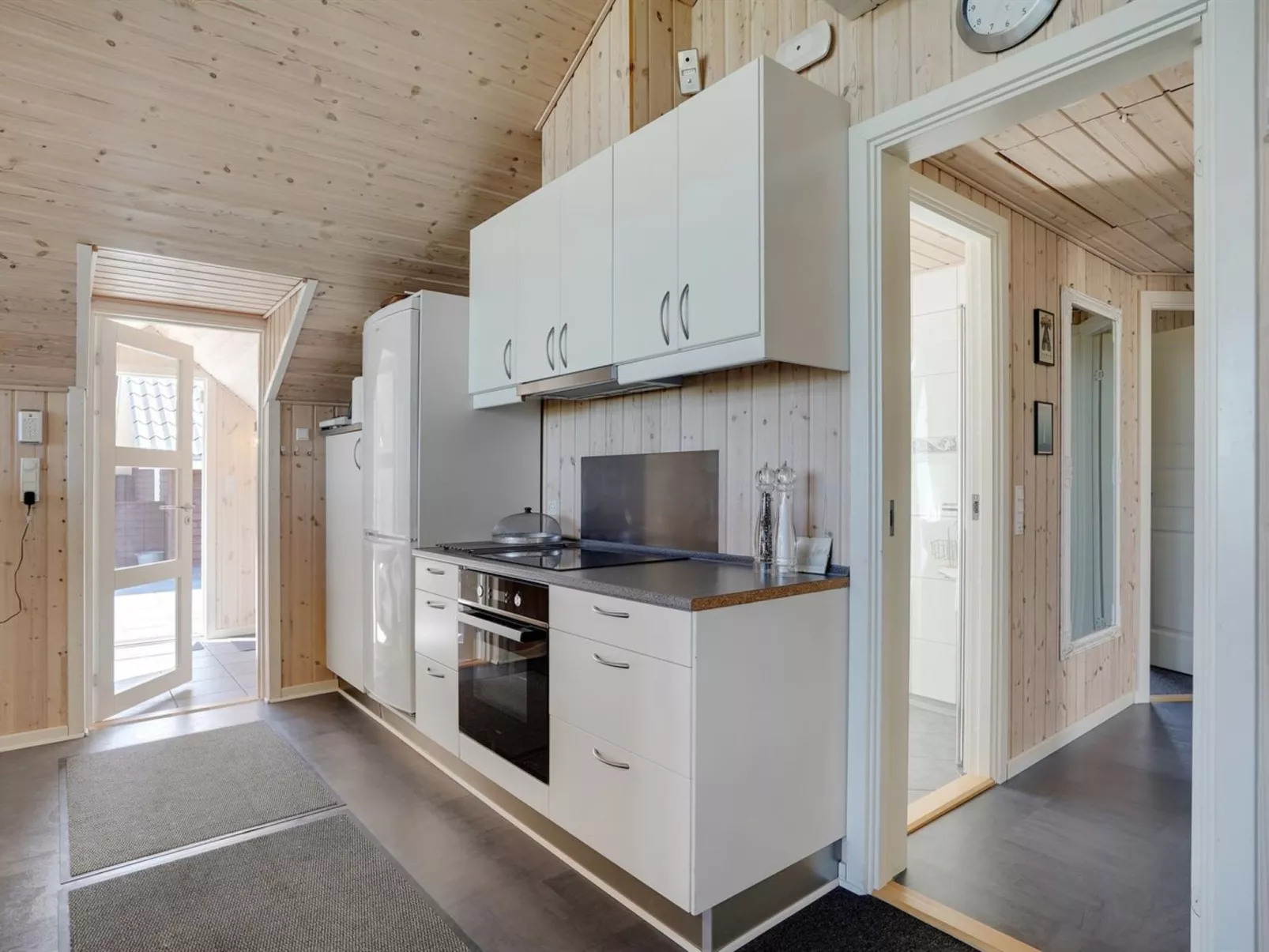 "Saila" - 500m to the fjord-Inside