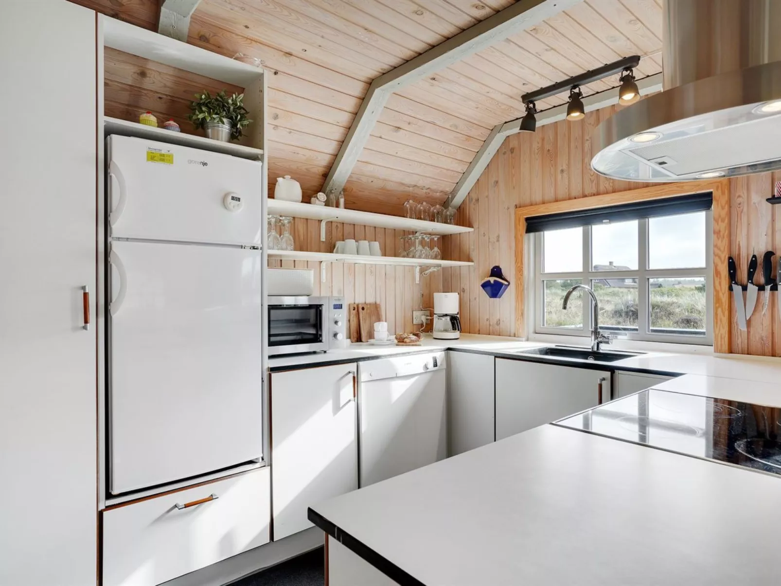 "Kajin" - 200m from the sea-Drinnen