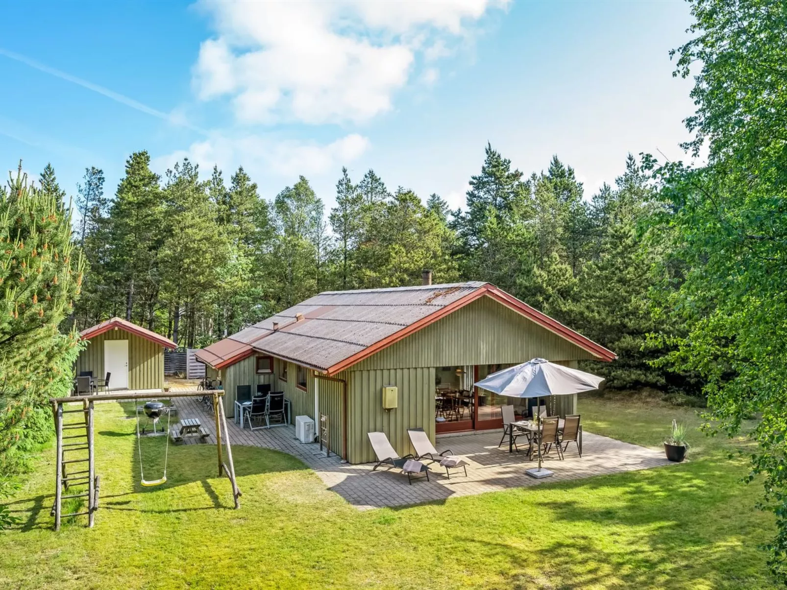 "Yngvy" - 1.3km from the sea-Outside