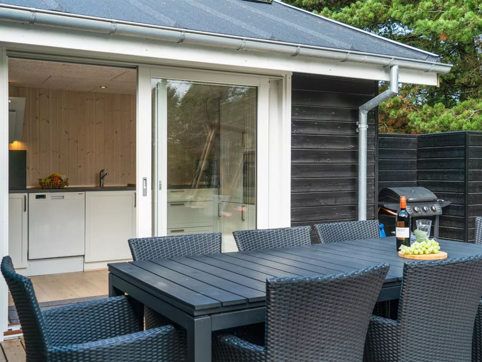 "Solgunn" - 900m from the sea-Outside