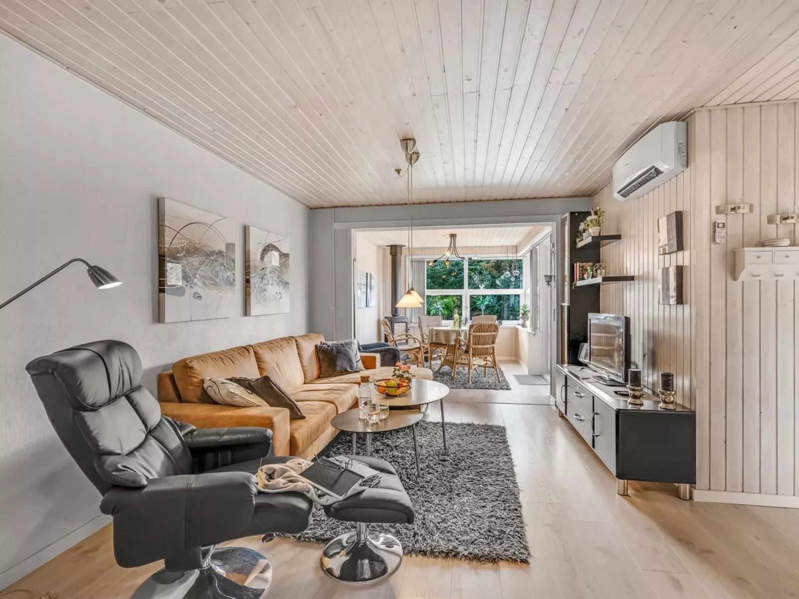 "Geert" - 900m from the sea-Inside