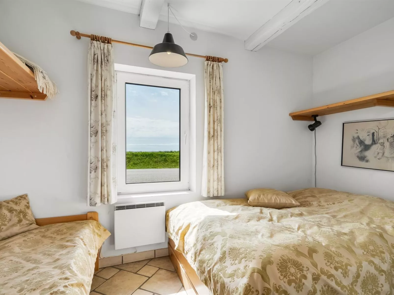 "Edvardsine" - 20m to the fjord-Dedans