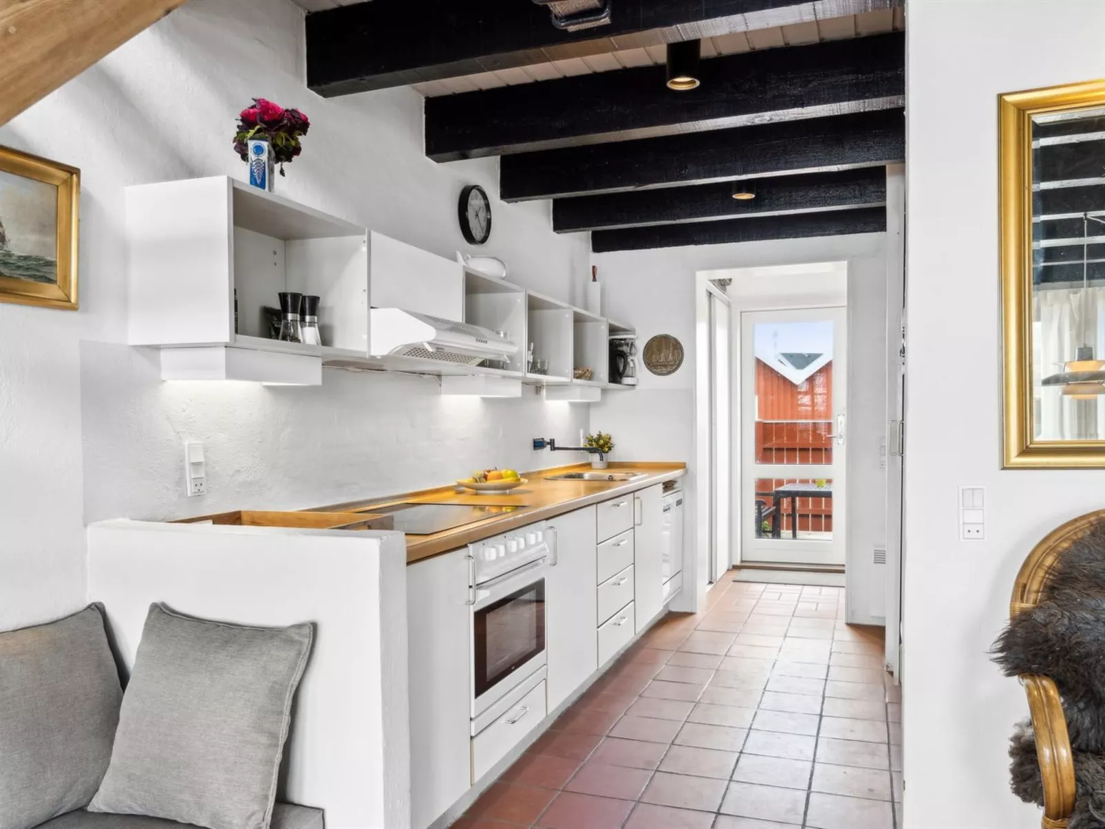 "Ethly" - 10m from the sea-Drinnen