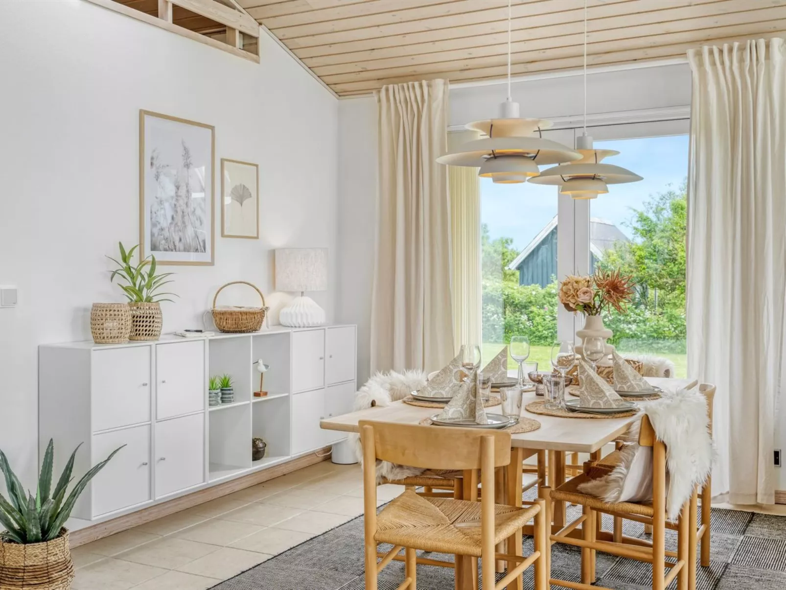 "Gedda" -  from the sea-Inside