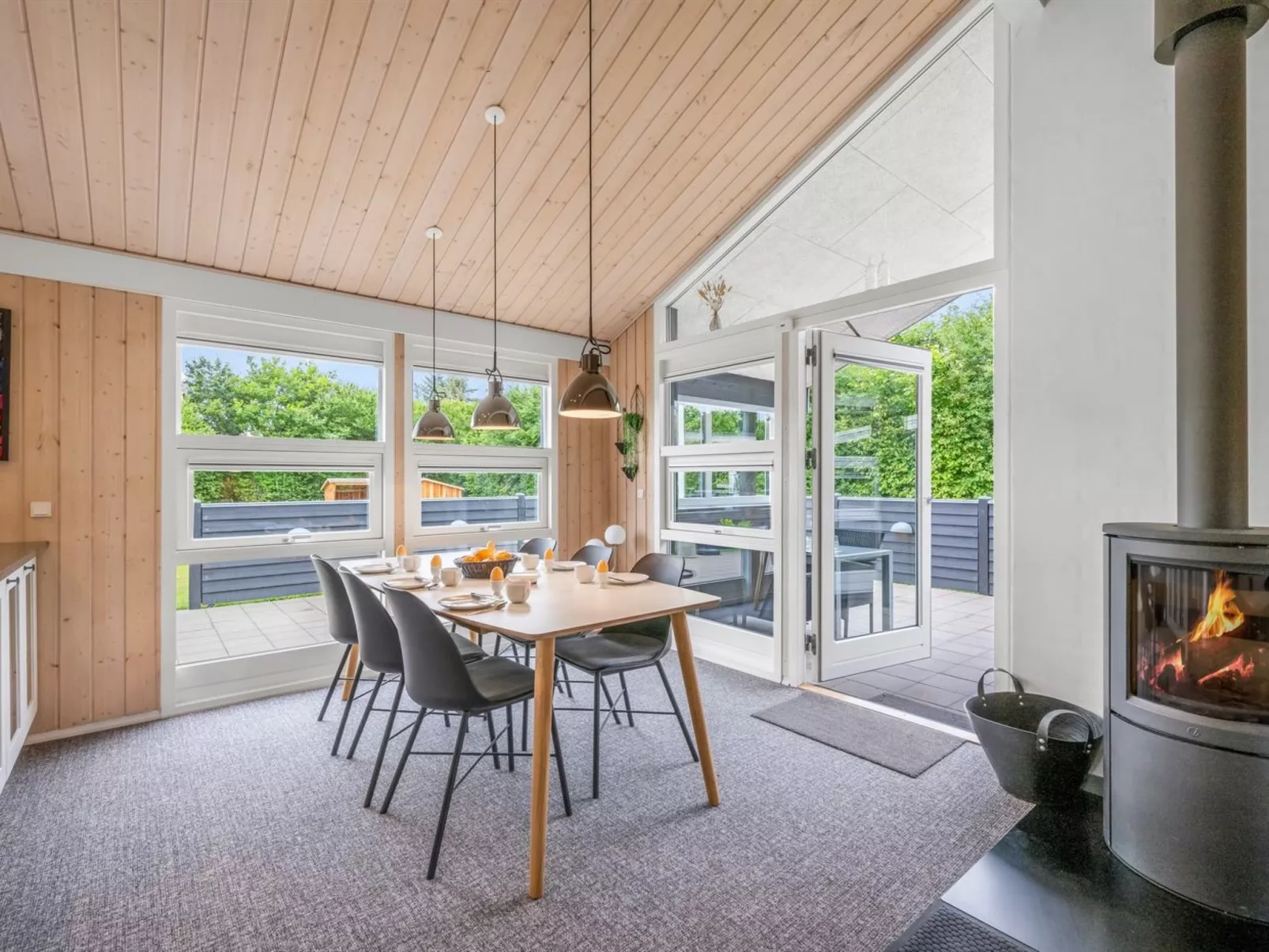 "Noreen" - 1.4km to the fjord-Dedans