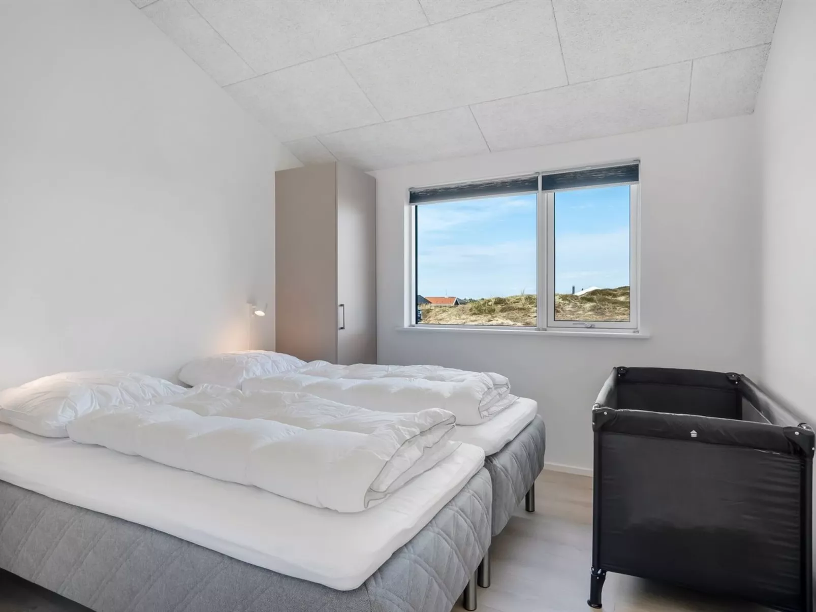 "Helga" - 650m from the sea-Drinnen