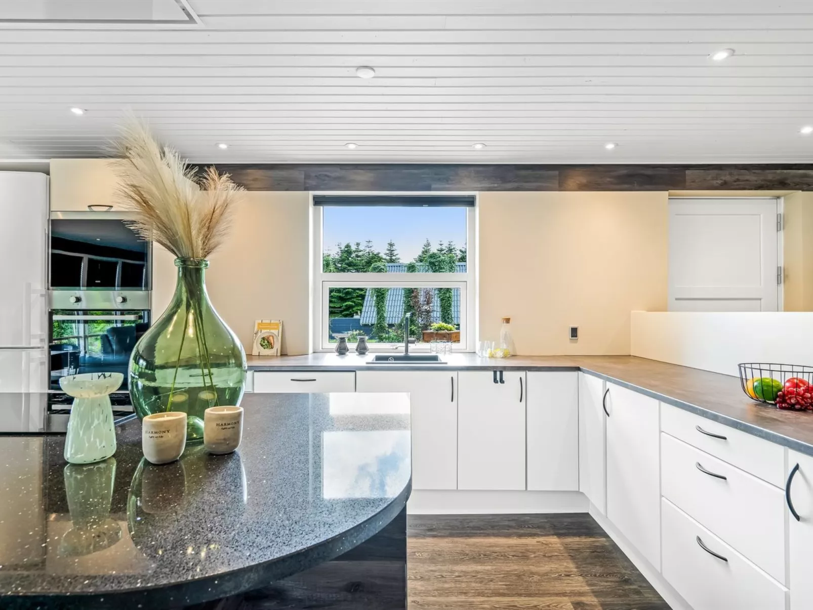 "Skip" - 300m to the fjord-Dedans