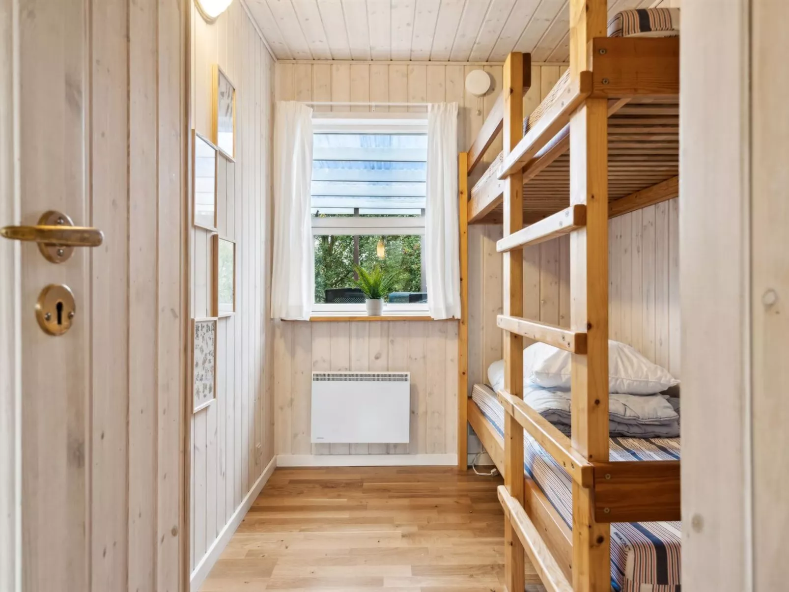 "Avni" - 300m from the sea-Inside