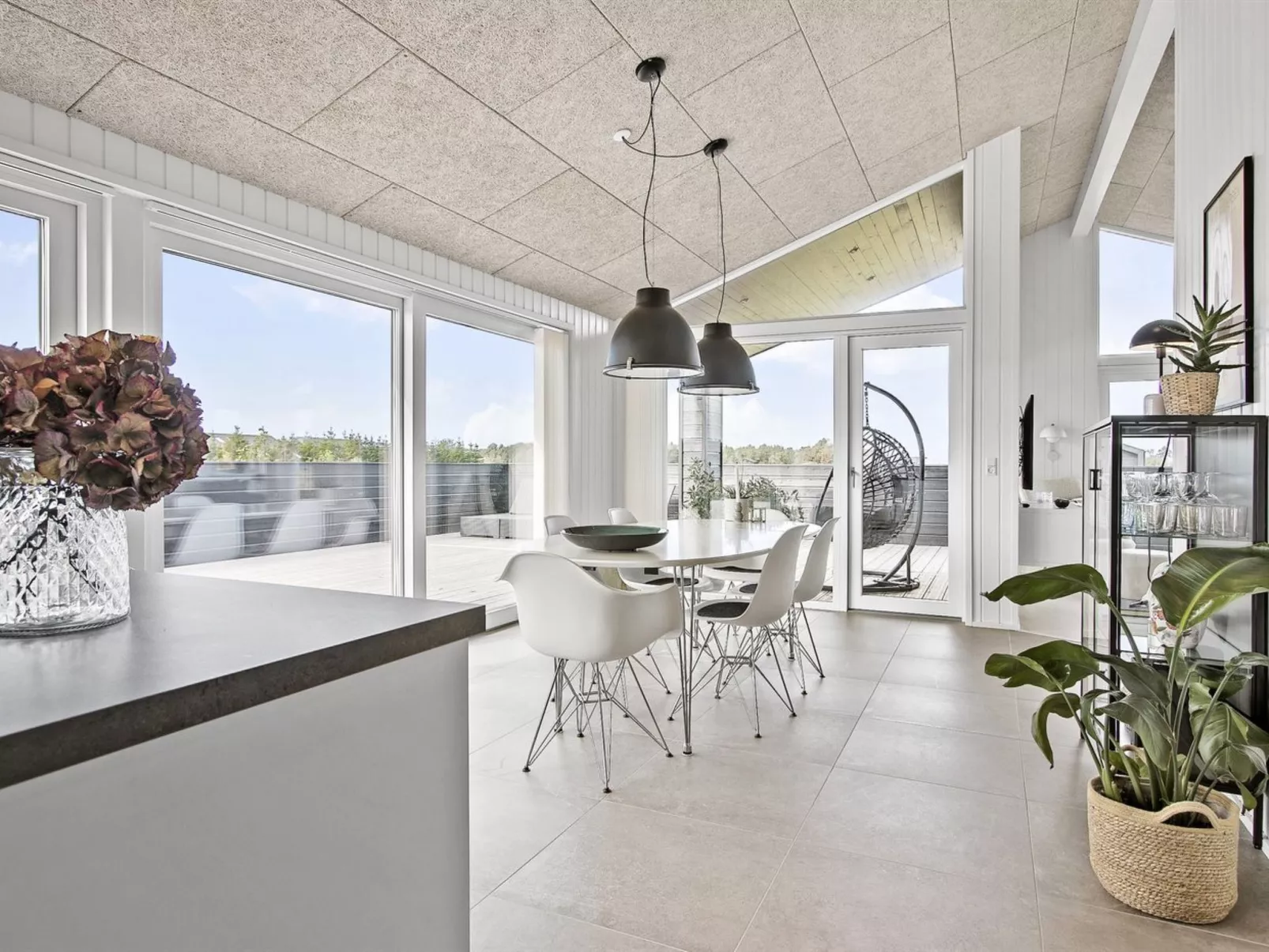 "Frithbjorn" - 900m from the sea-Inside