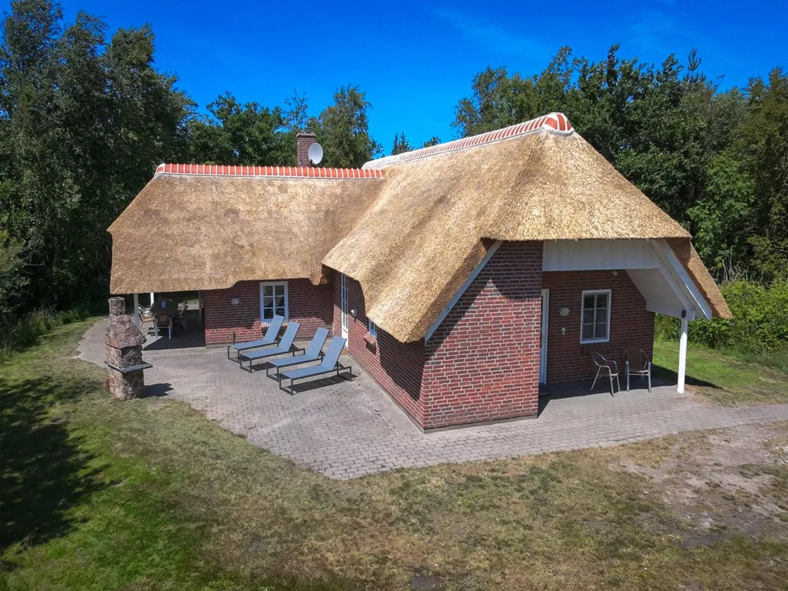 "Ejvi" - 4km from the sea-Draußen