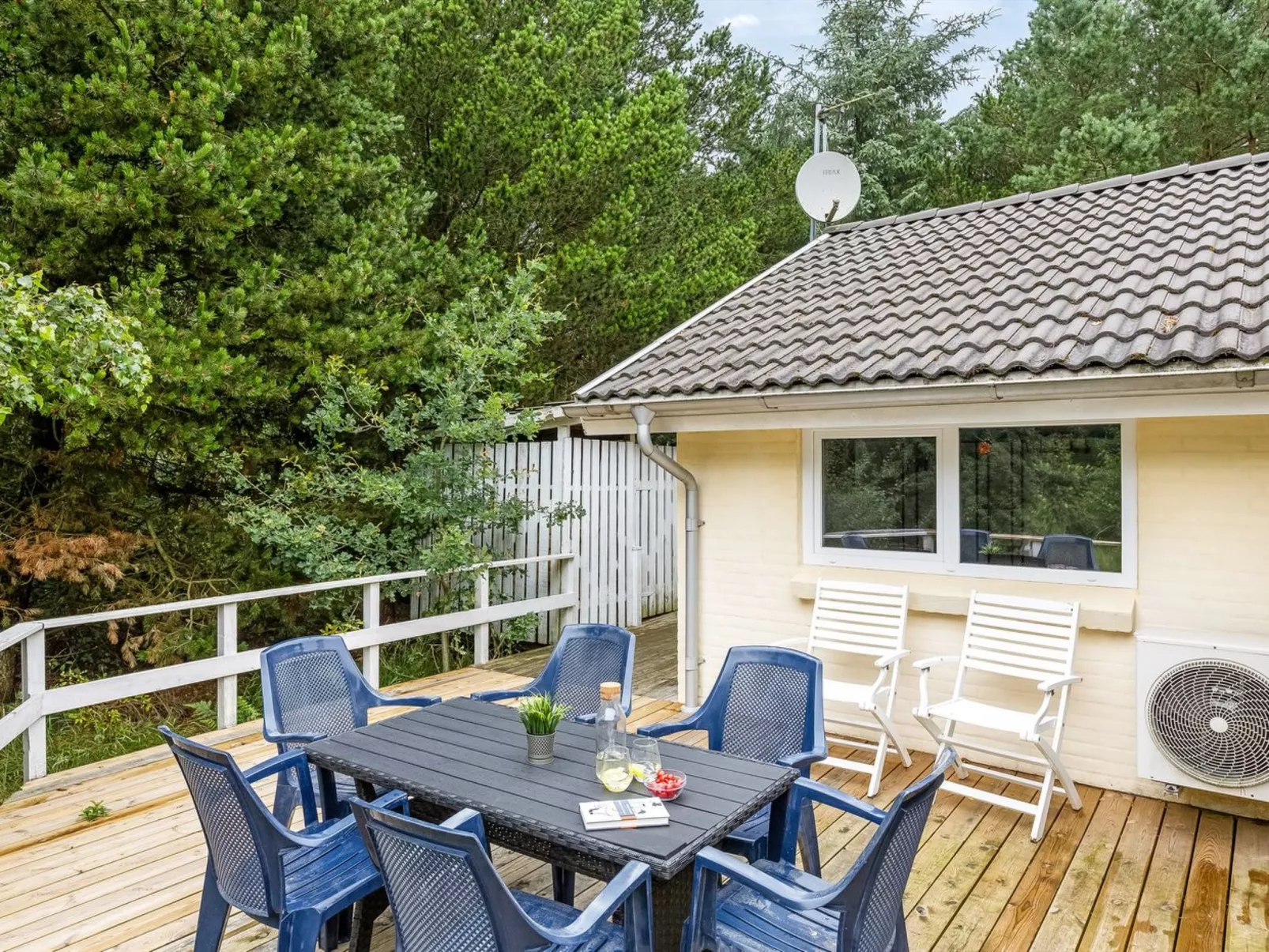 "Samine" - 2km from the sea-Outside