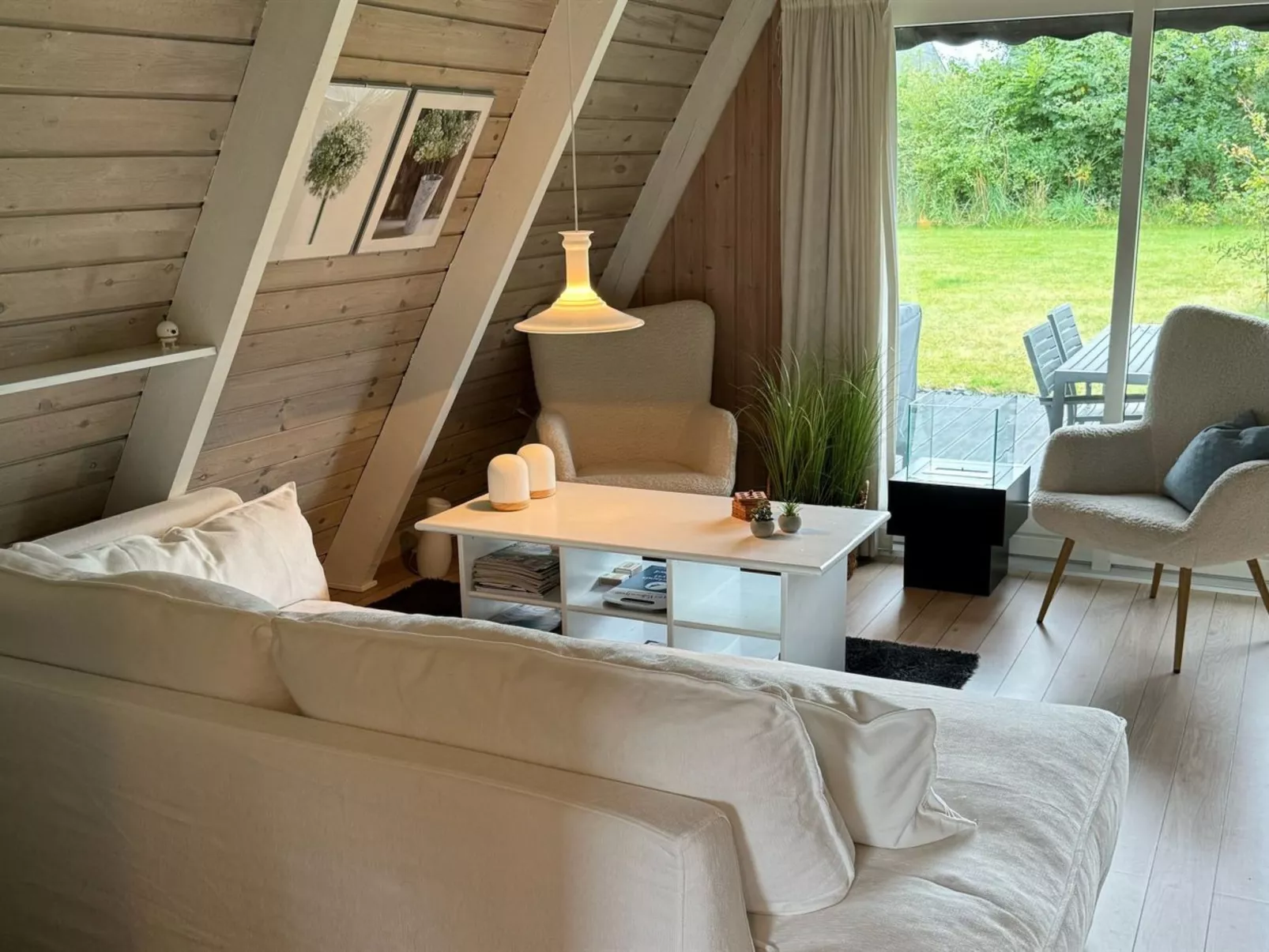 "Erly" - 18km to the fjord-Inside