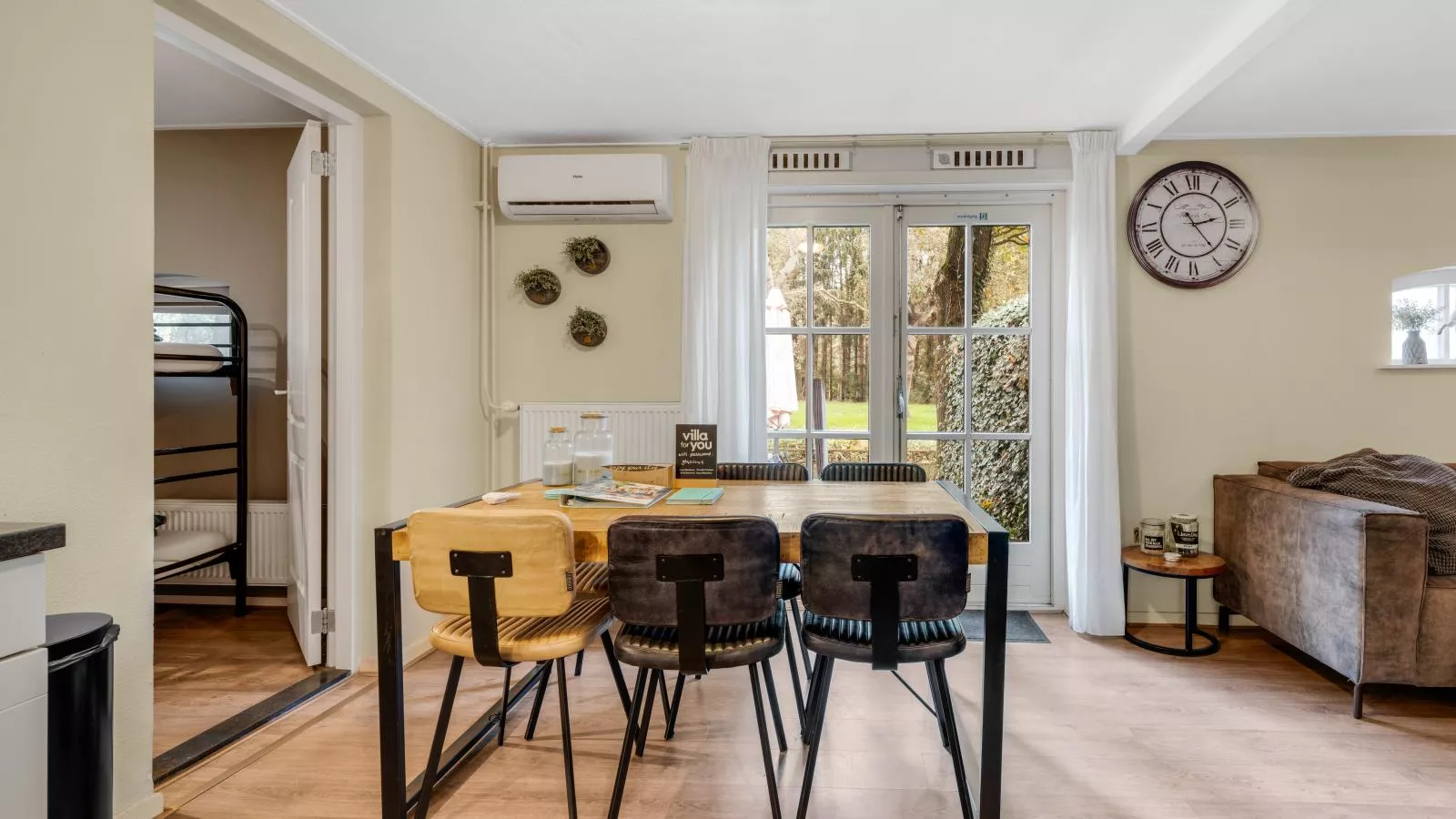 Rutershoeske-Dining room