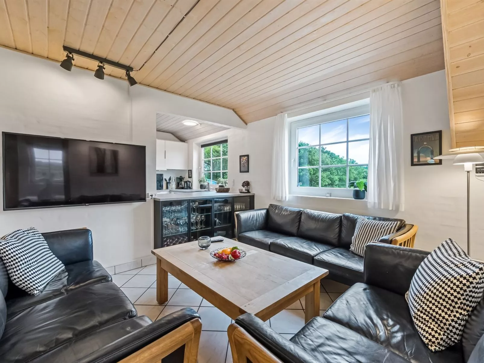 "Botmar" - 1.5km from the sea-Dedans