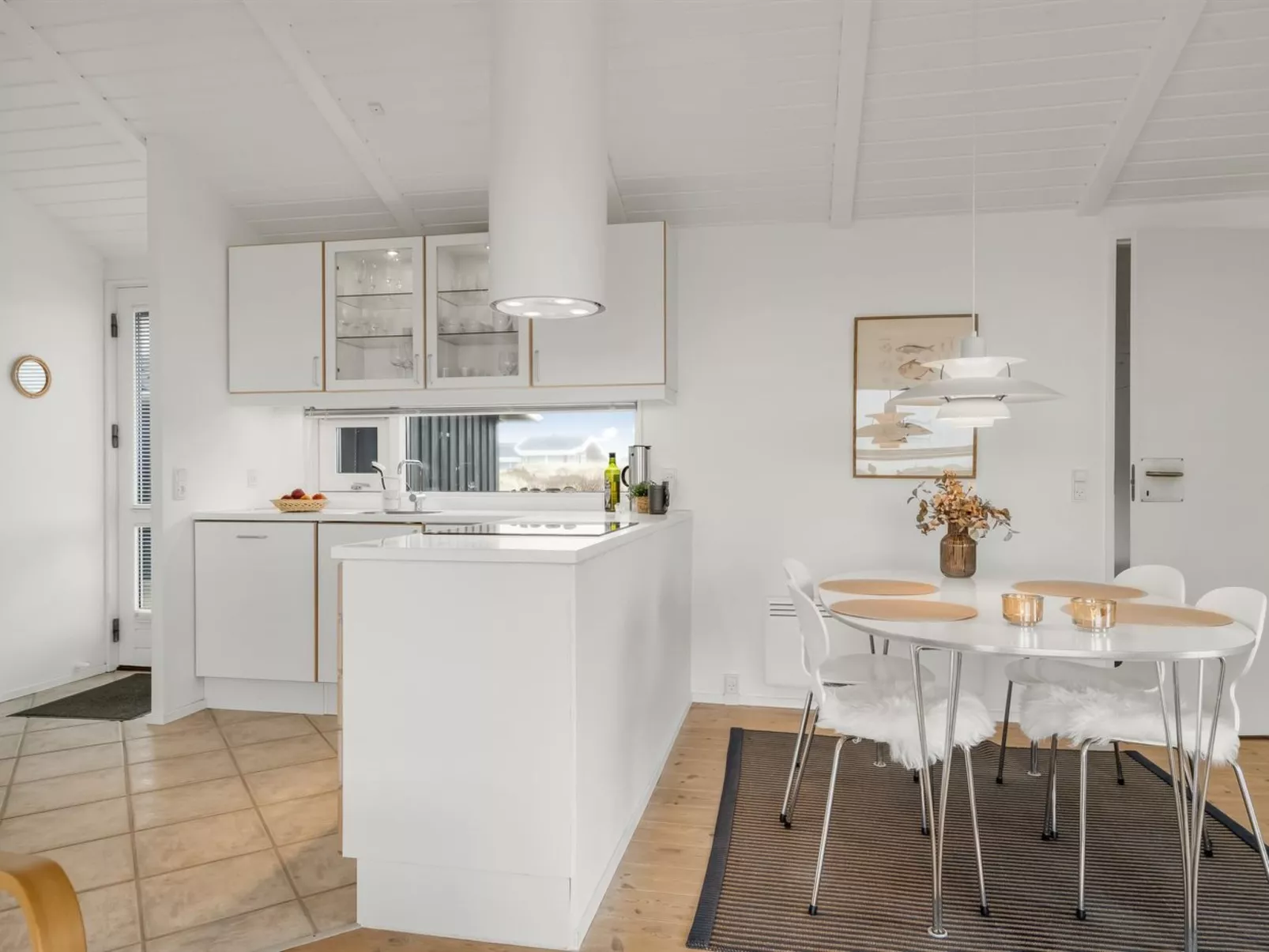 "Nuka" - 400m from the sea-Dedans