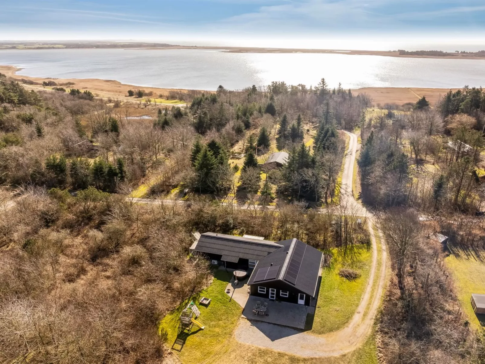 "Karmen" - 250m to the fjord-Outside