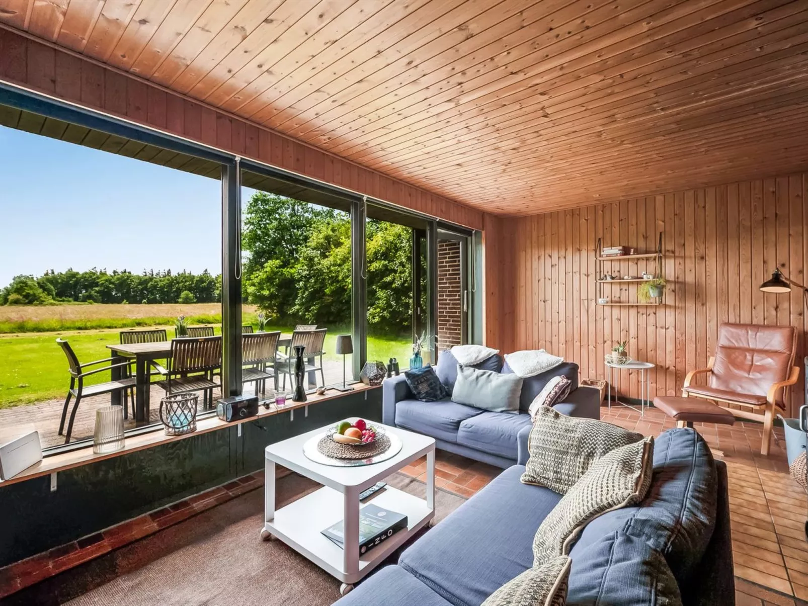 "Arlin" - 380m to the fjord-Inside