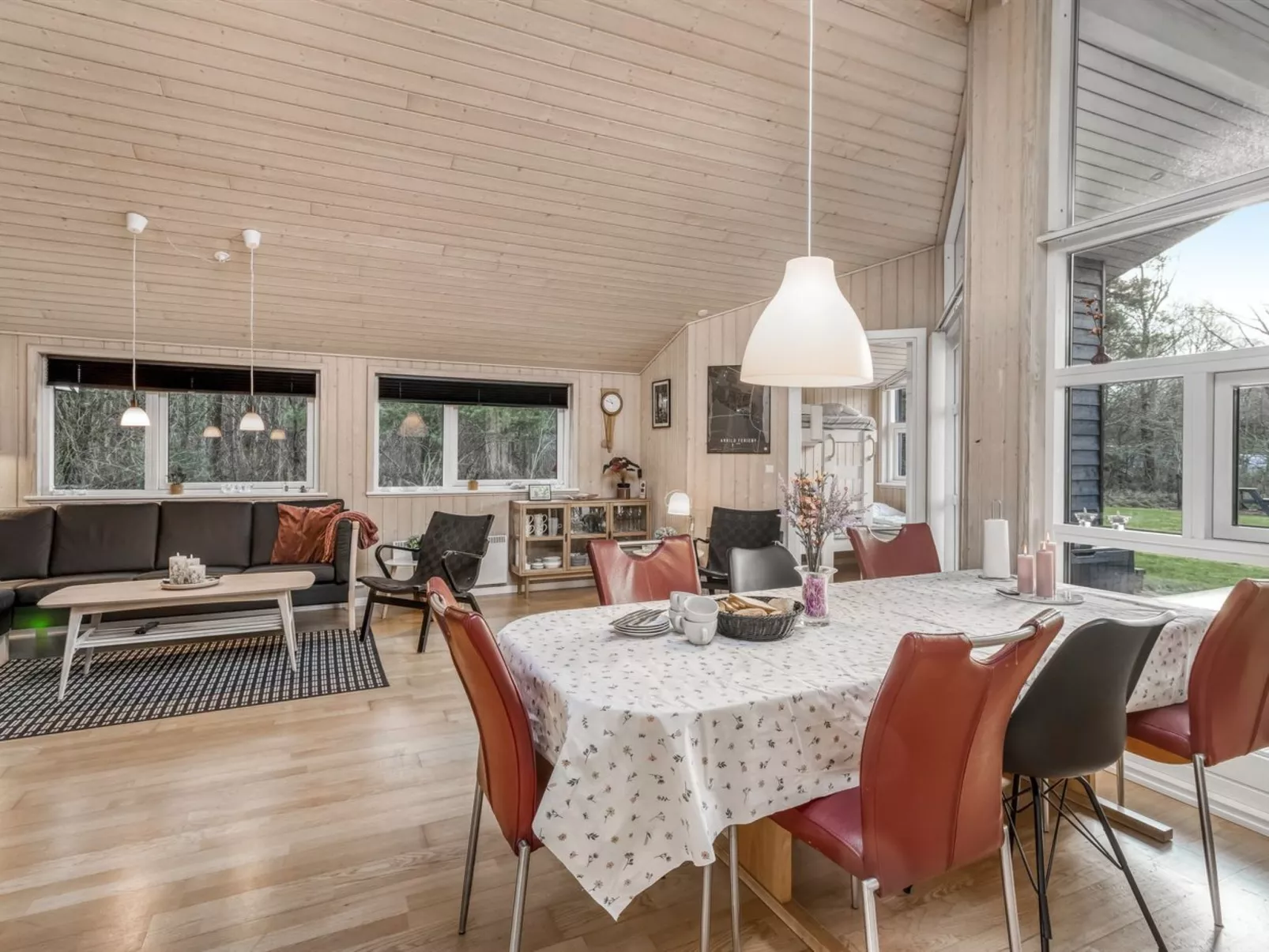 "Næwe" - 30km from the sea-Inside