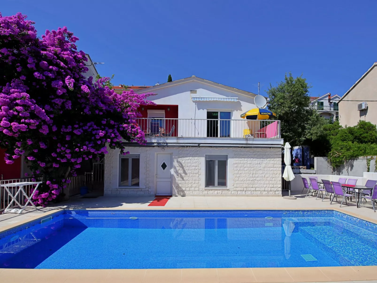 Viva-by the sea-by the pool-Area