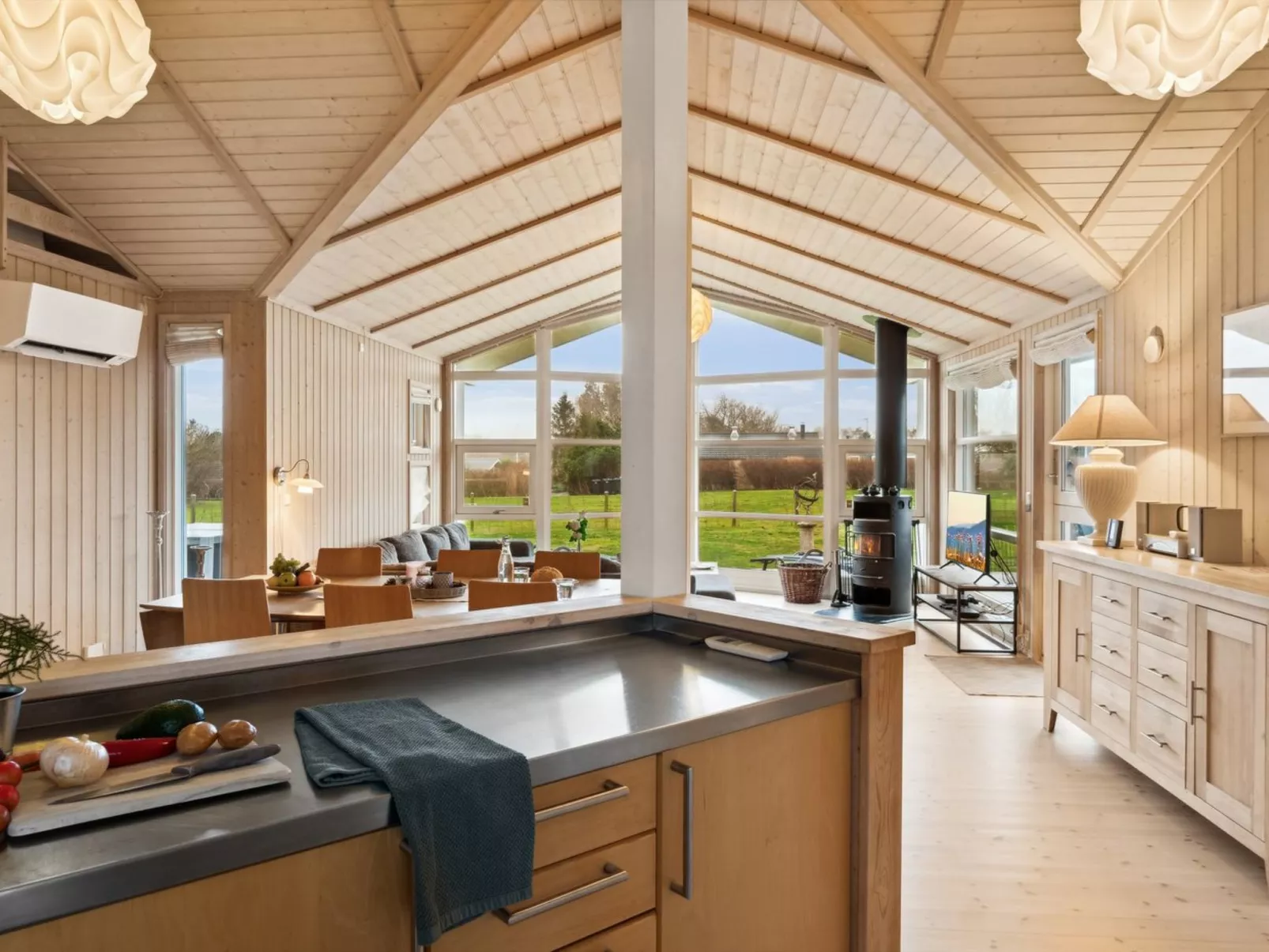 "Ilsi" - 275m from the sea-Inside