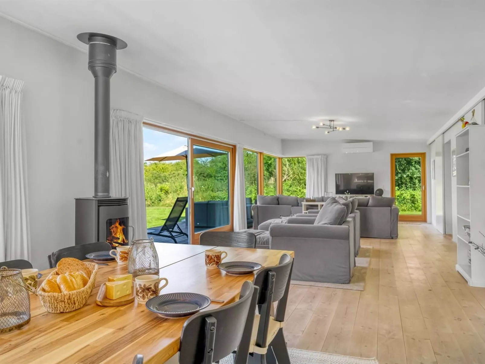 "Nielsigne" - 1.3km from the sea-Drinnen