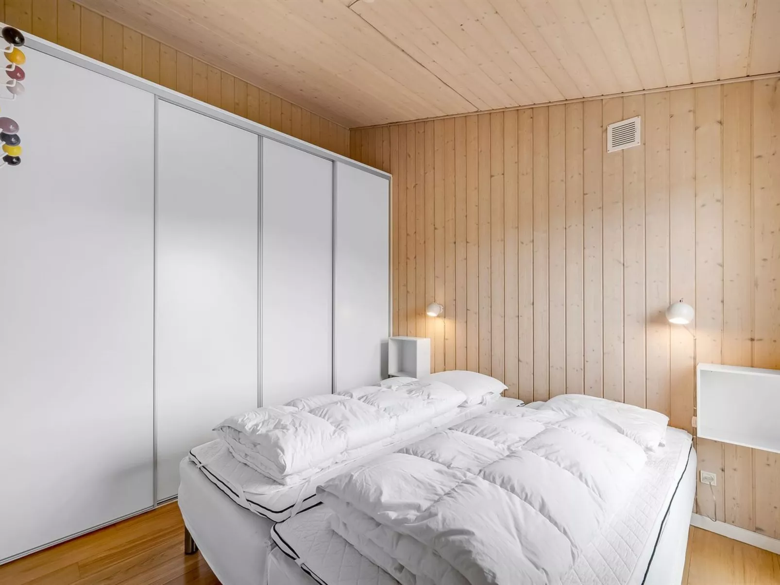 "Paaske" -  from the sea-Dedans