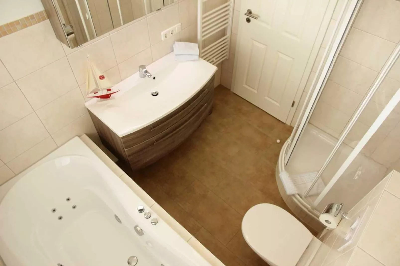 Kapitänsdeck 6 Pers 533-Bathroom