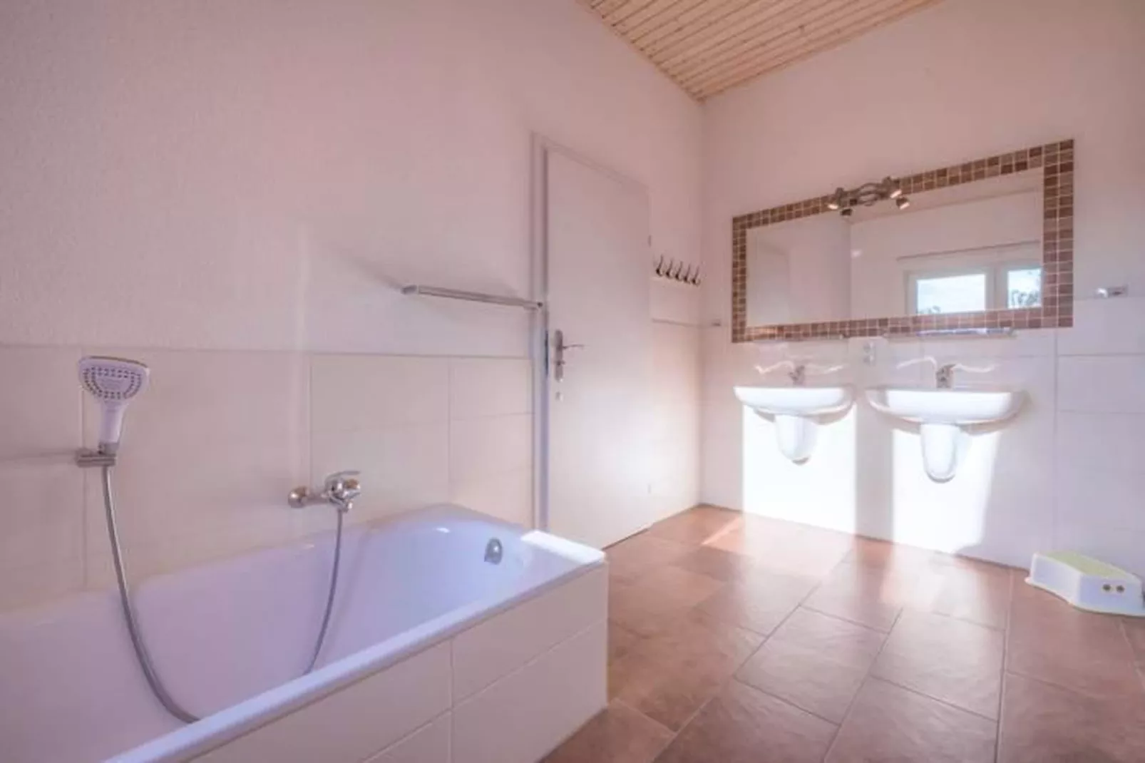 Kondor 253-Badezimmer