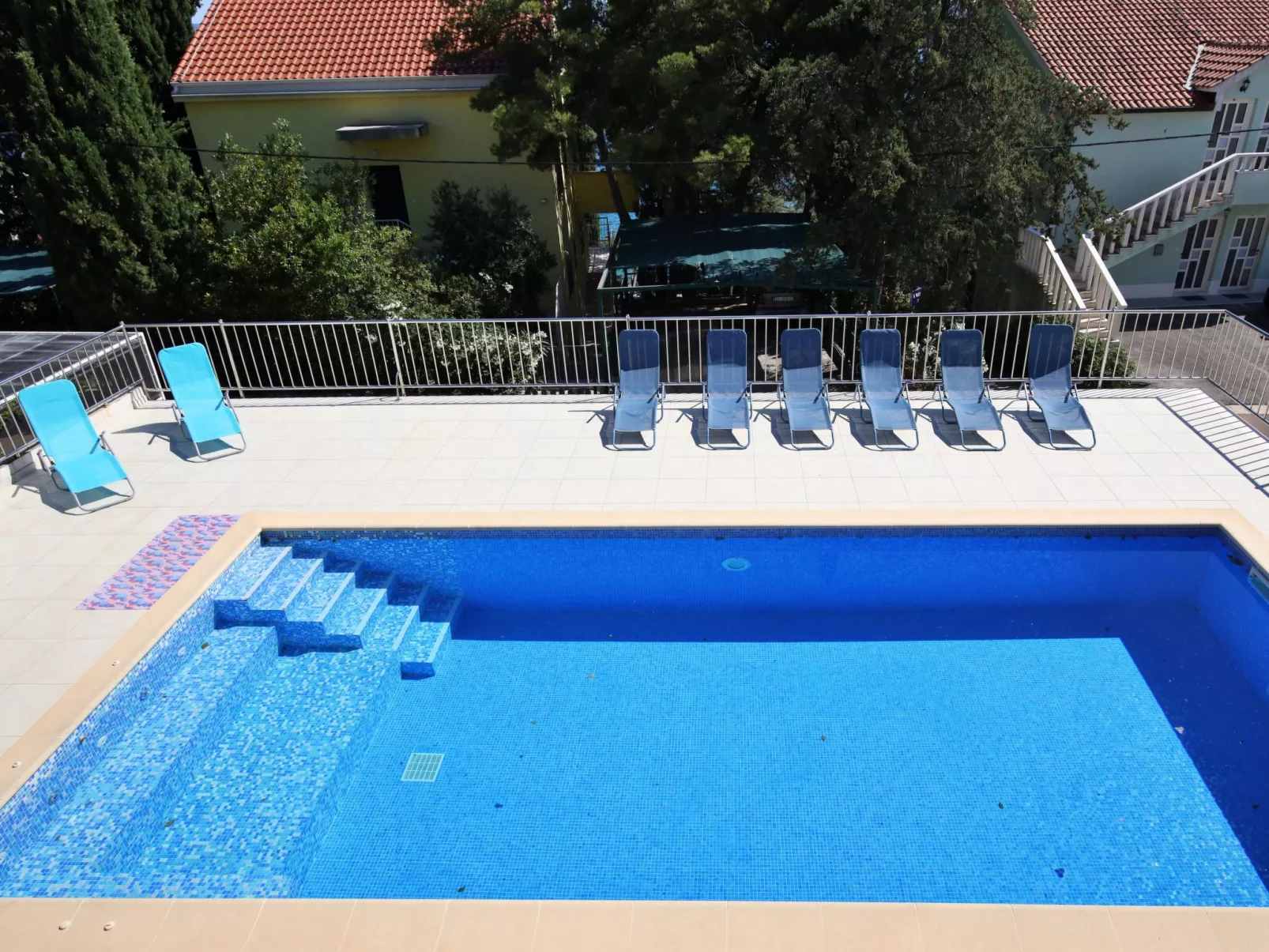 Viva-by the sea-garden & terraces-Area