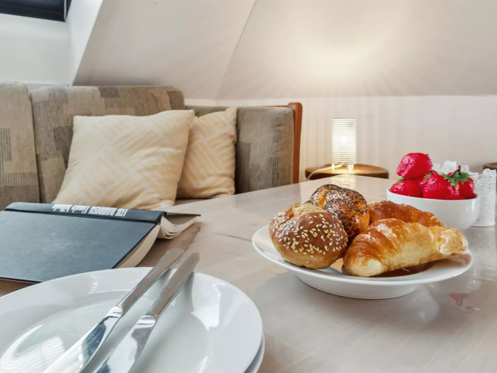 "Sverkel" - 100m from the sea-Inside