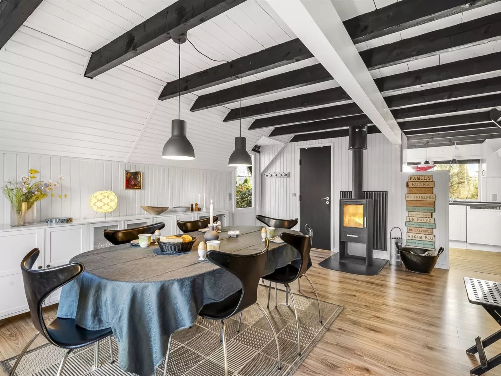 "Sampo" - 150m to the fjord-Drinnen