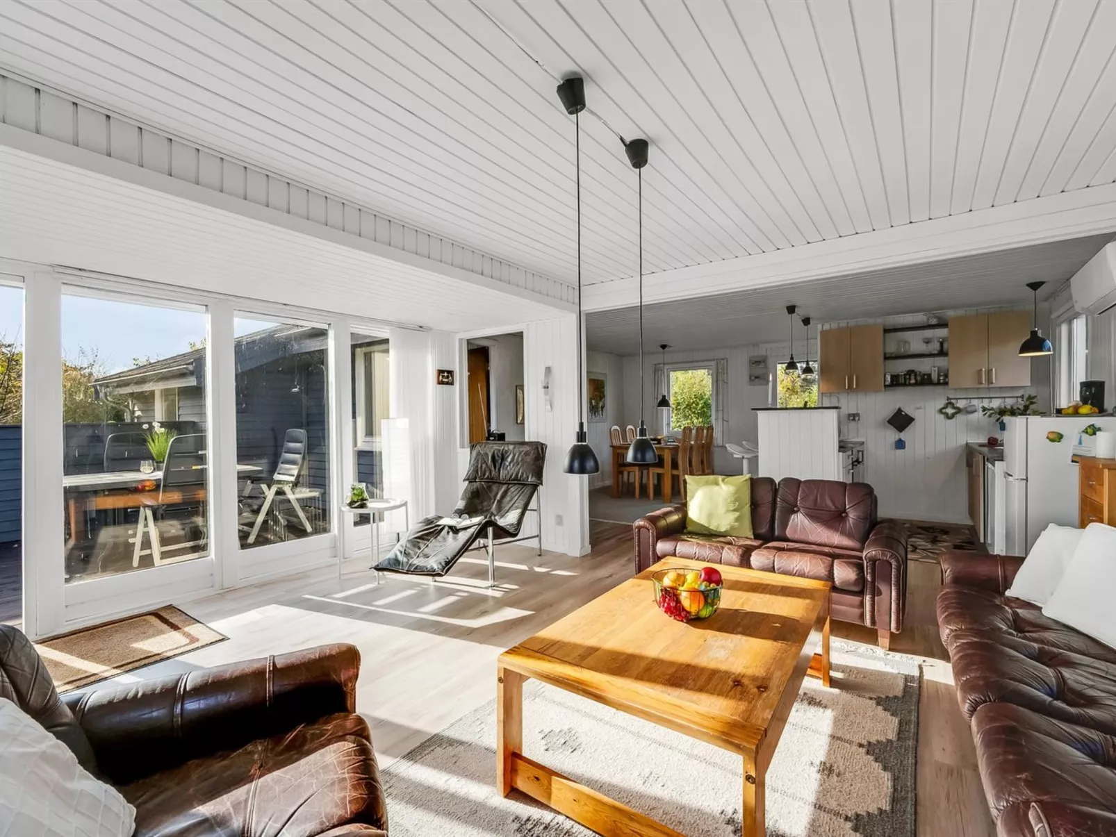 "Pirjo" - 350m to the fjord-Dedans