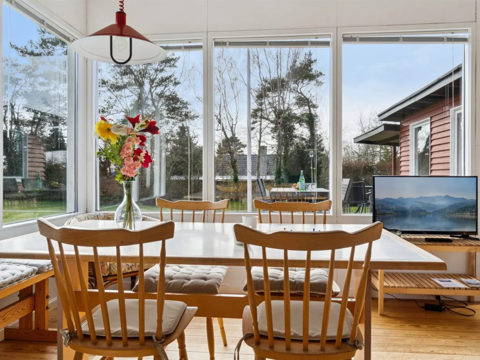 "Salka" - 200m to the fjord-Drinnen