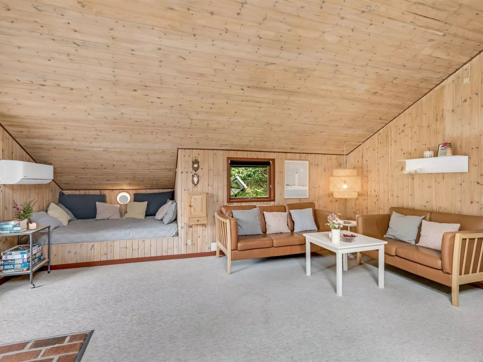 "Regine" - 1.1km to the fjord-Inside