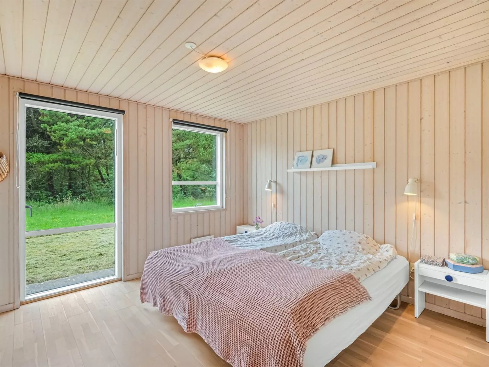 "Trena" - 1.2km to the fjord-Inside