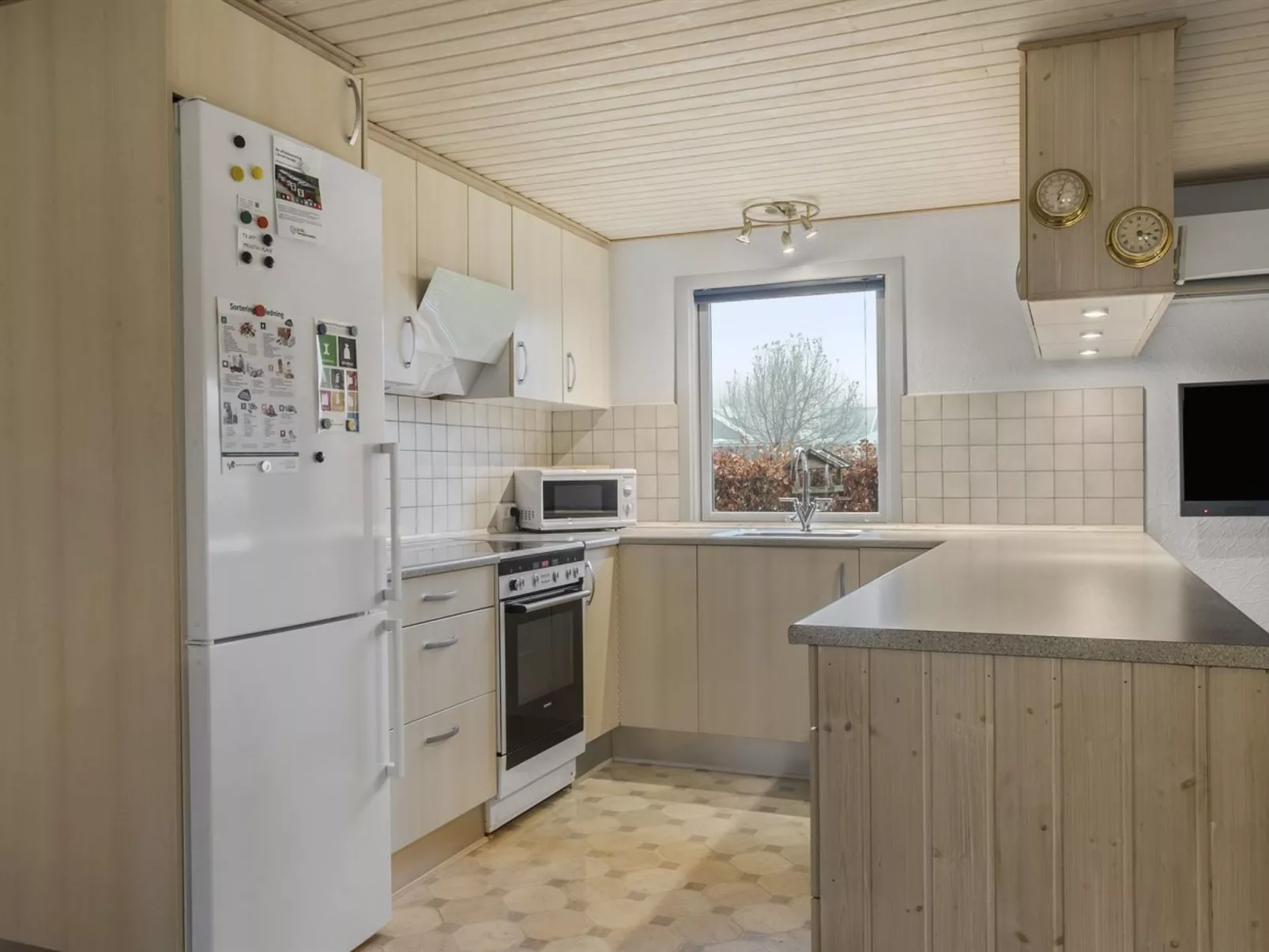 "Diuri" - 30km from the sea-Dedans