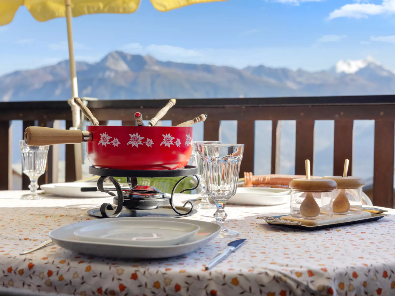 Marigny Dent-Blanche 25-Outside